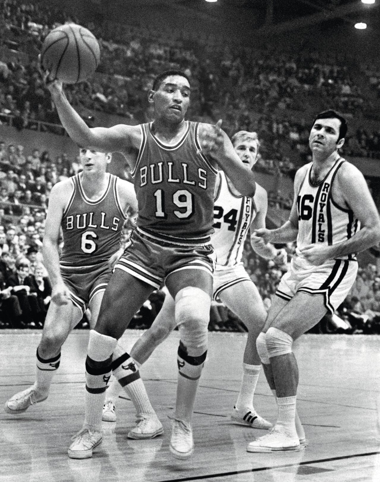 Boozer, Bob Jan. 1969 Chicago Bulls 2.JPG